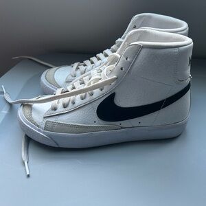 Nike Blazer Size 4.5 Y/6 women